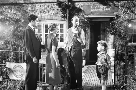 Młody i niewinny - galeria zdjęć - filmweb
