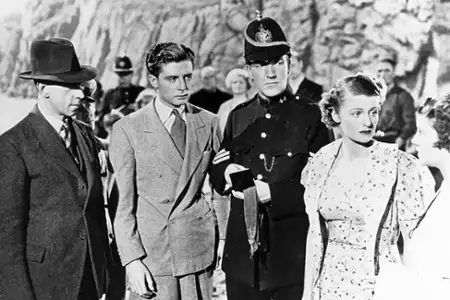 Młody i niewinny - galeria zdjęć - filmweb