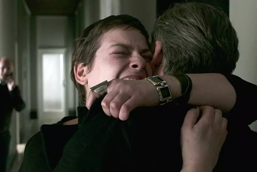 Fokstrot - galeria zdjęć - filmweb