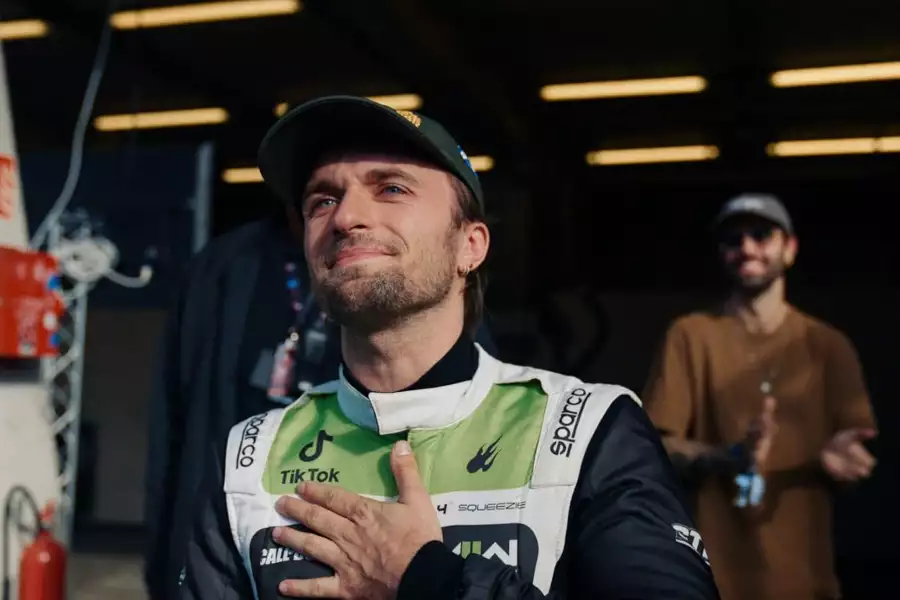 Squeezie : Merci Internet - galeria zdjęć - filmweb