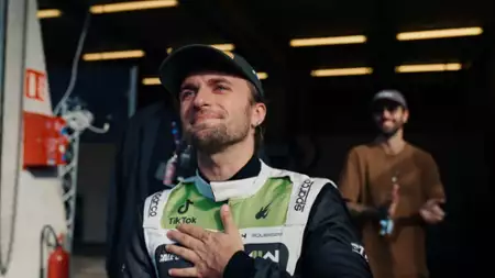 Squeezie : Merci Internet - galeria zdjęć - filmweb