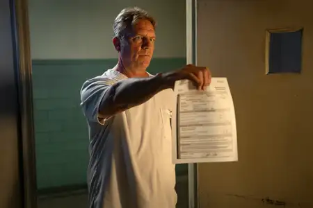 Farciarz Gilmore 2 - galeria zdjęć - filmweb