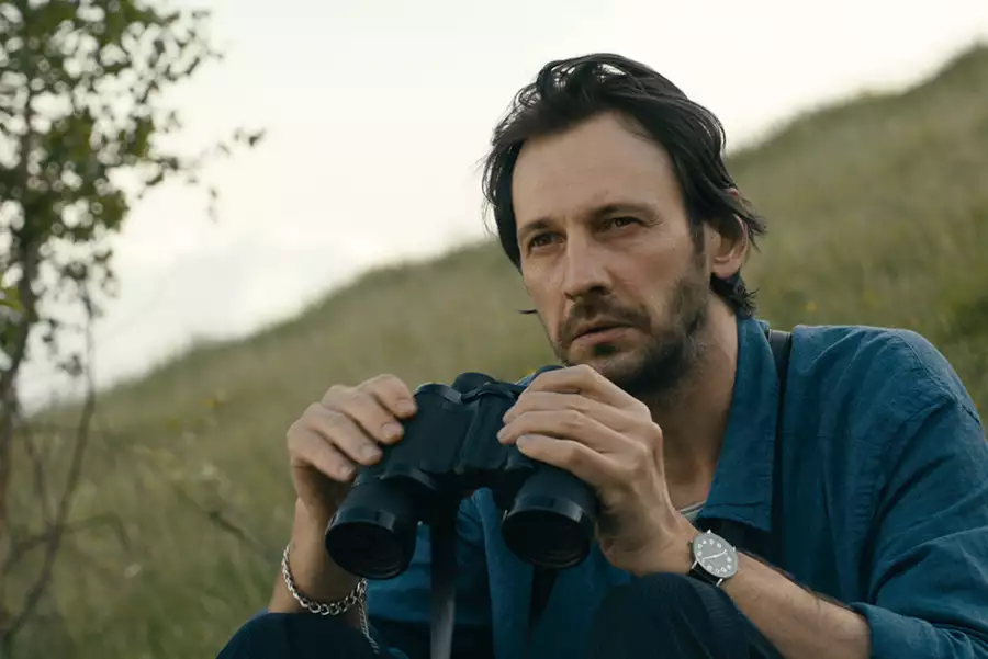 Niezidentyfikowany - galeria zdjęć - filmweb