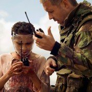 Wszechstronna dziewczyna - galeria zdjęć - filmweb