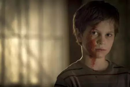 Outcast: Opętanie - galeria zdjęć - filmweb