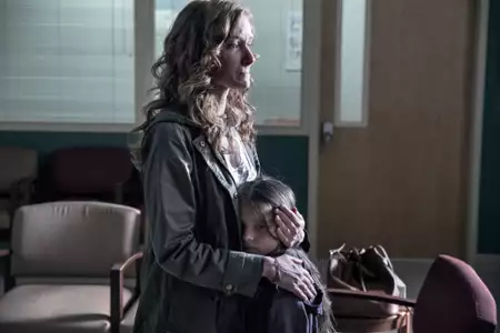Outcast: Opętanie - galeria zdjęć - filmweb