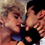 Kim jest ta dziewczyna? - galeria zdjęć - filmweb