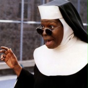 Whoopi Goldberg w Zakonnica w przebraniu 2: Powrót do habitu