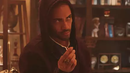 Superstition - galeria zdjęć - filmweb