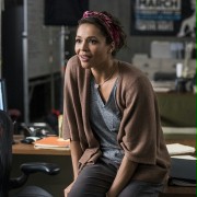 Carmen Ejogo w Roman J. Israel