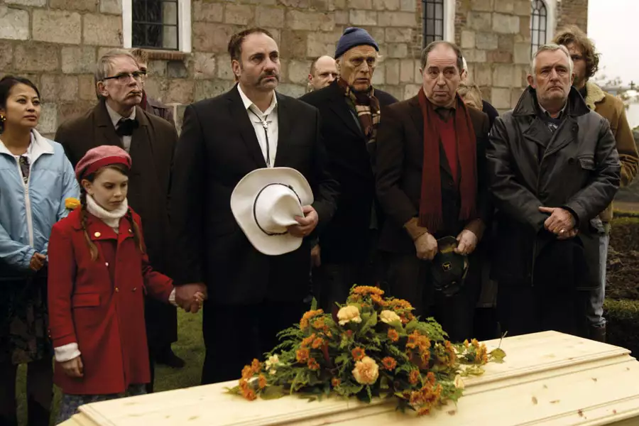 Strasznie szczęśliwi - galeria zdjęć - filmweb