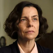 Świat w ogniu: Początki - galeria zdjęć - filmweb