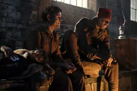 Świat w ogniu: Początki - galeria zdjęć - filmweb