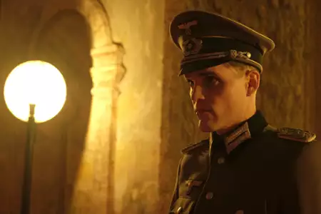 Świat w ogniu: Początki - galeria zdjęć - filmweb