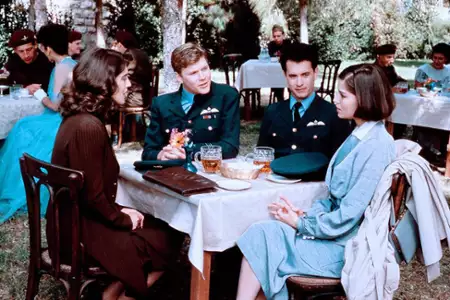 Za każdym razem, kiedy m&oacute;wimy do widzenia - galeria zdjęć - filmweb