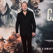 Czerwone maki - galeria zdjęć - filmweb