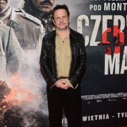 Czerwone maki - galeria zdjęć - filmweb