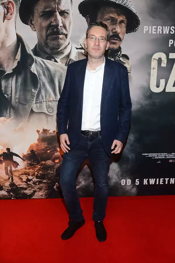 Czerwone maki - galeria zdjęć - filmweb