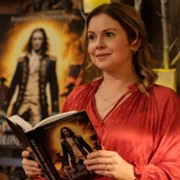 Ghosts - galeria zdjęć - filmweb