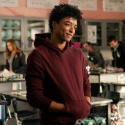 Trinkets - galeria zdjęć - filmweb