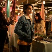 Trinkets - galeria zdjęć - filmweb