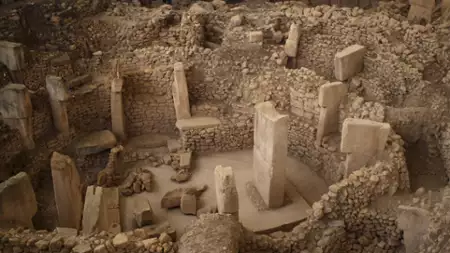 Prehistoryczna apokalipsa - galeria zdjęć - filmweb