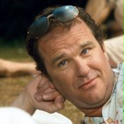 Douglas Hodge w Burza hormonów