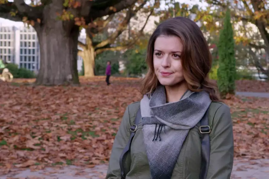 You Me Her - galeria zdjęć - filmweb