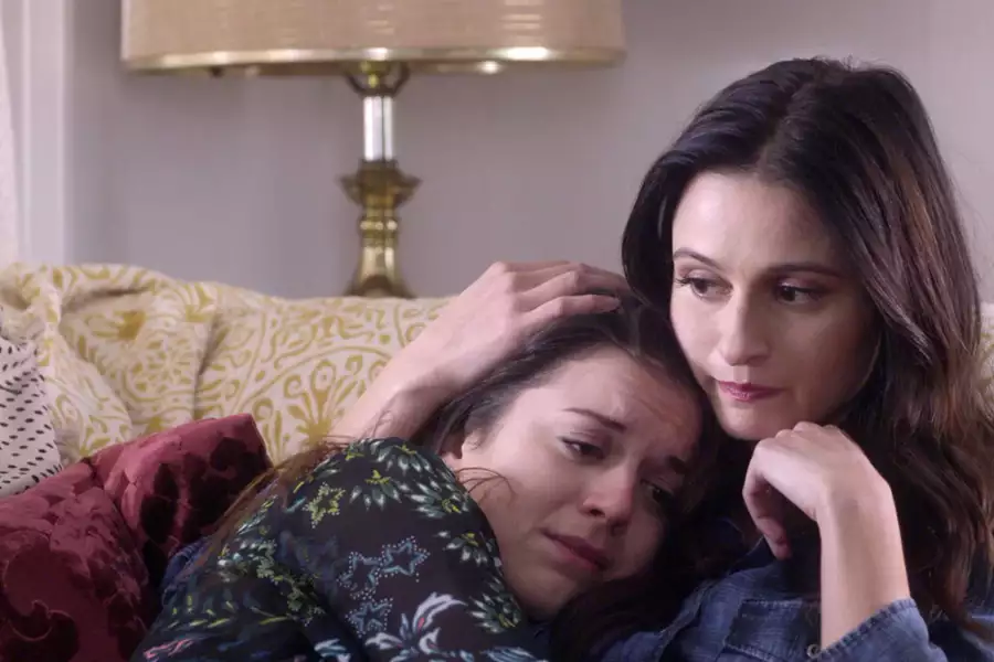 You Me Her - galeria zdjęć - filmweb
