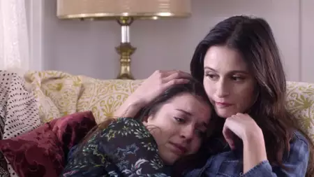 You Me Her - galeria zdjęć - filmweb