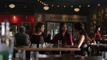 You Me Her - galeria zdjęć - filmweb