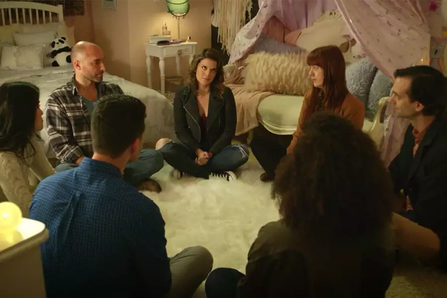 You Me Her - galeria zdjęć - filmweb