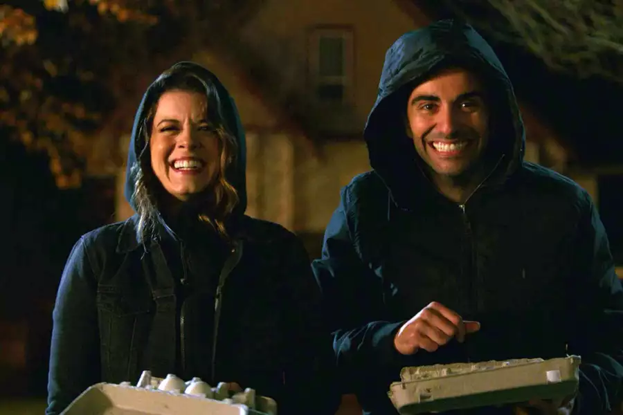 You Me Her - galeria zdjęć - filmweb