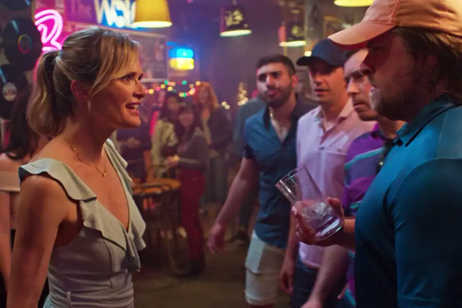 You Me Her - galeria zdjęć - filmweb