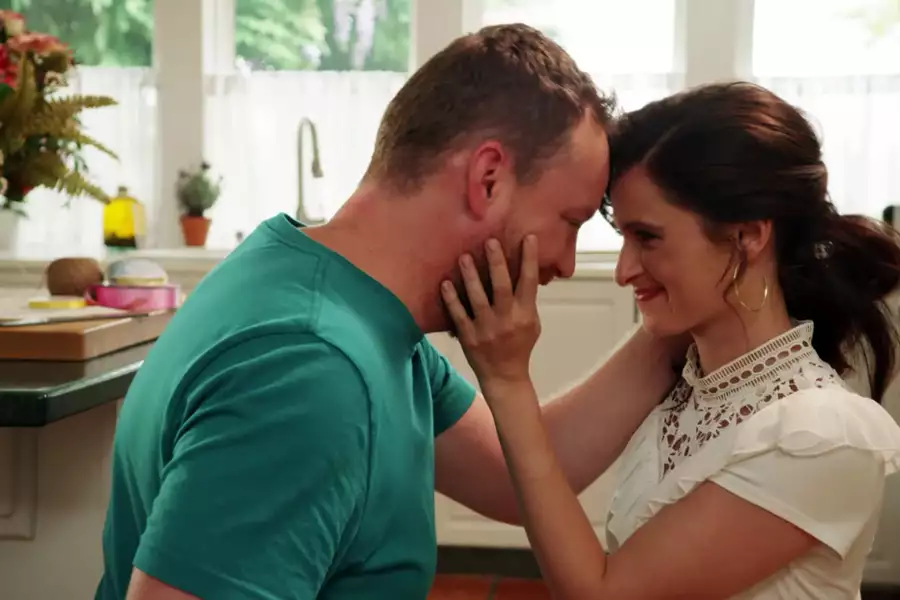 You Me Her - galeria zdjęć - filmweb