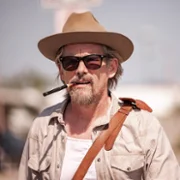 The Lowdown - galeria zdjęć - filmweb