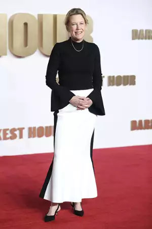 Czas mroku - galeria zdjęć - filmweb