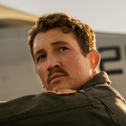 Miles Teller w Top Gun: Maverick