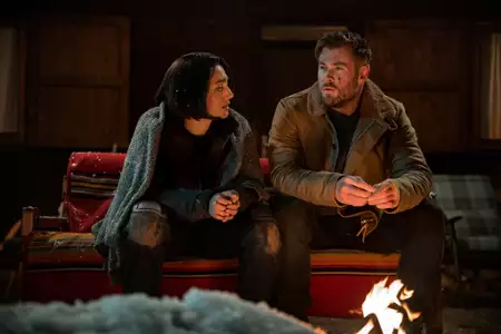 Tyler Rake 2 - galeria zdjęć - filmweb