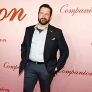 Companion - galeria zdjęć - filmweb