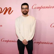 Companion - galeria zdjęć - filmweb