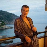 A Long Way Down - galeria zdjęć - filmweb