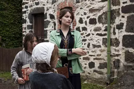 Za murami - galeria zdjęć - filmweb