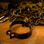 Chained - galeria zdjęć - filmweb