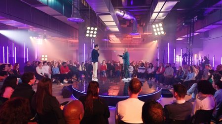 Sezon 1 Odcinek 1 Les Auditions débutent à Paris