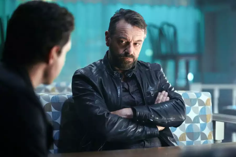 Undercover - galeria zdjęć - filmweb