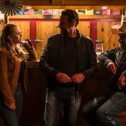 Undercover - galeria zdjęć - filmweb