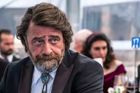 Undercover - galeria zdjęć - filmweb