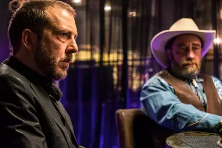 Undercover - galeria zdjęć - filmweb