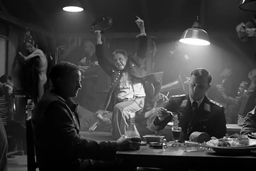 Kapitan - galeria zdjęć - filmweb